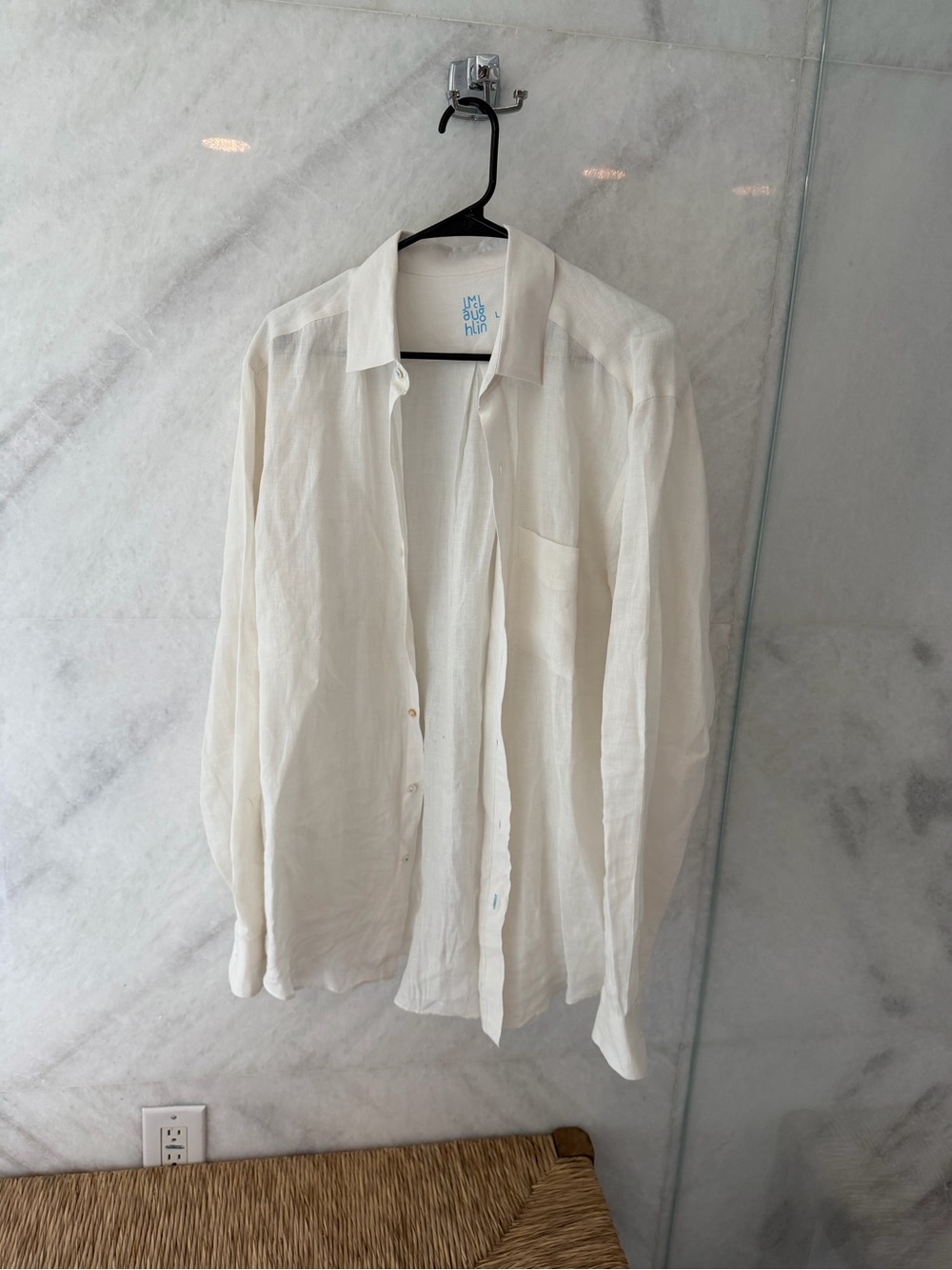 Classic Men's White Button-Up Shirt by Unknown Brand